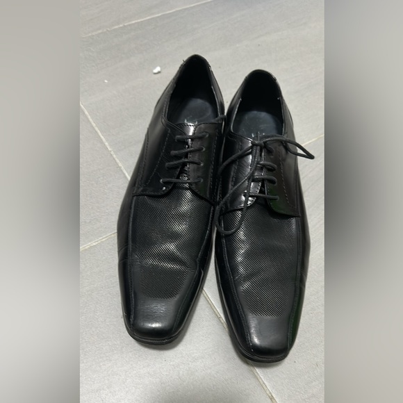 Black shoes men’s size 7 From Browns Shoes Canada, only wore once - Picture 1 of 6